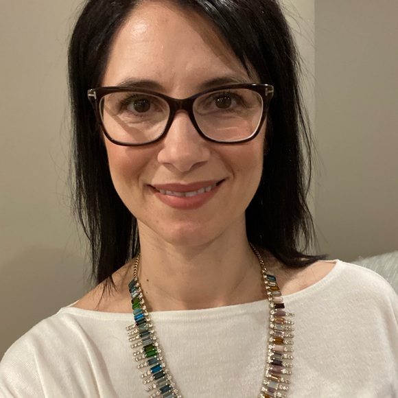 Meet your Posher, Jennifer - Picture 1 of 1